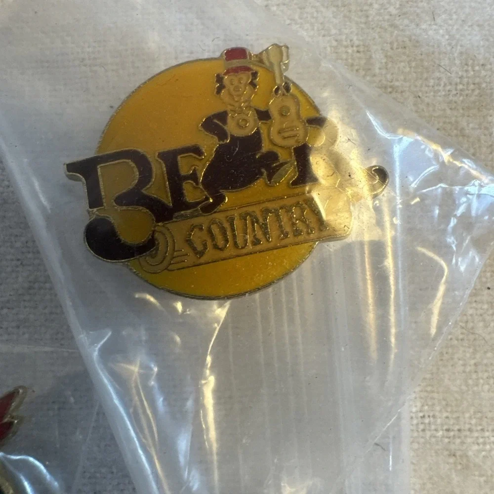 5 Hat‎ Lapel Scarf Pins Buttons Some Vintage Atlanta Olympics DisneyLand Mixed